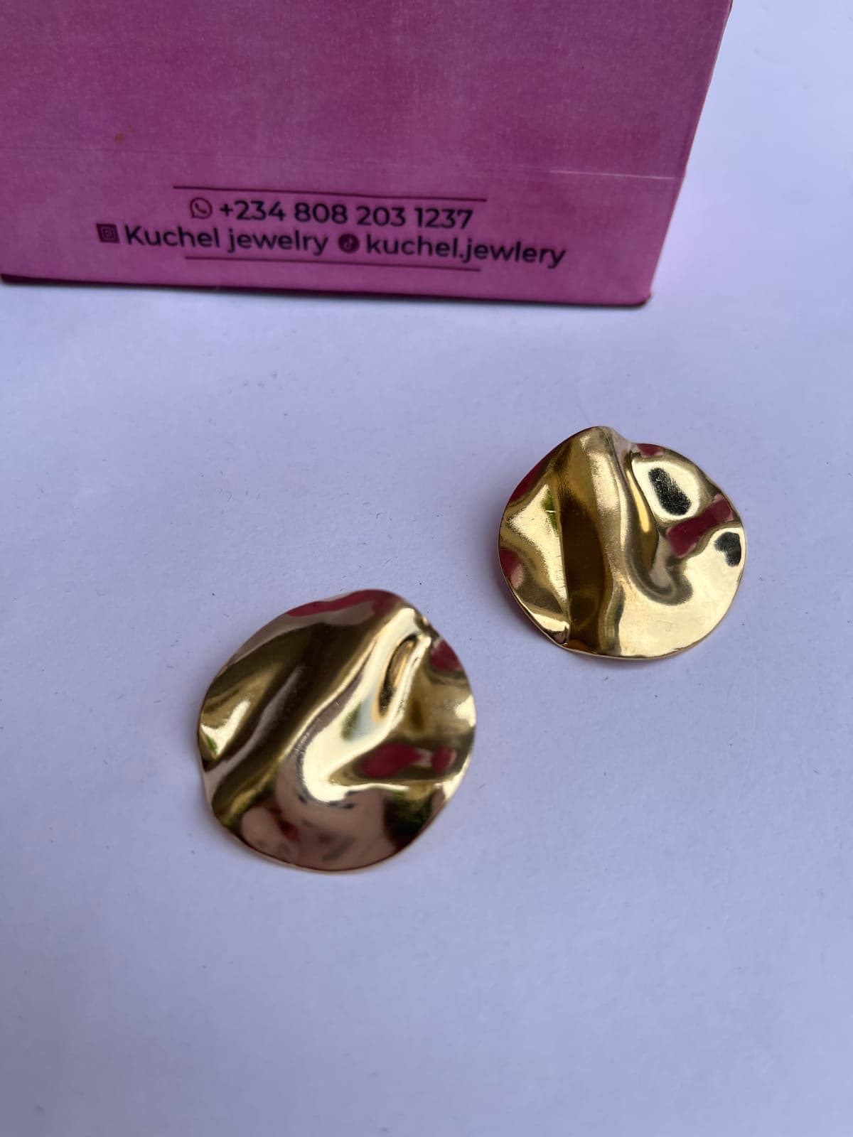 Round-Gold Fashion earrings