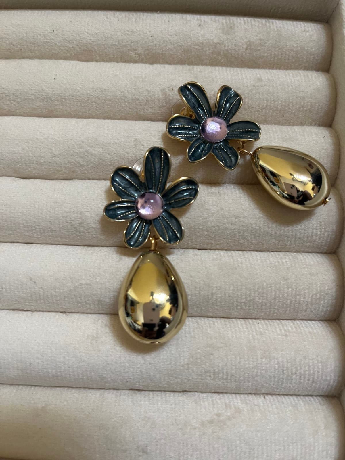 Green-purple gold earrings