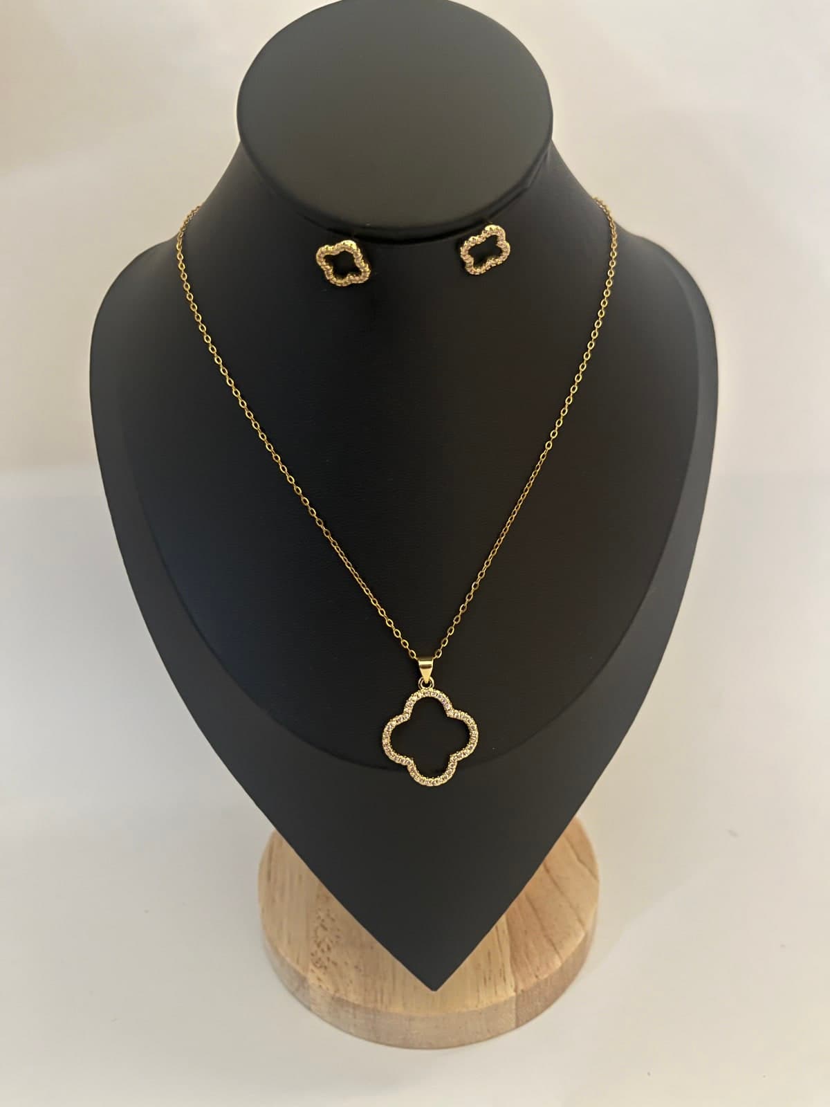 Fashion Dainty Necklace set