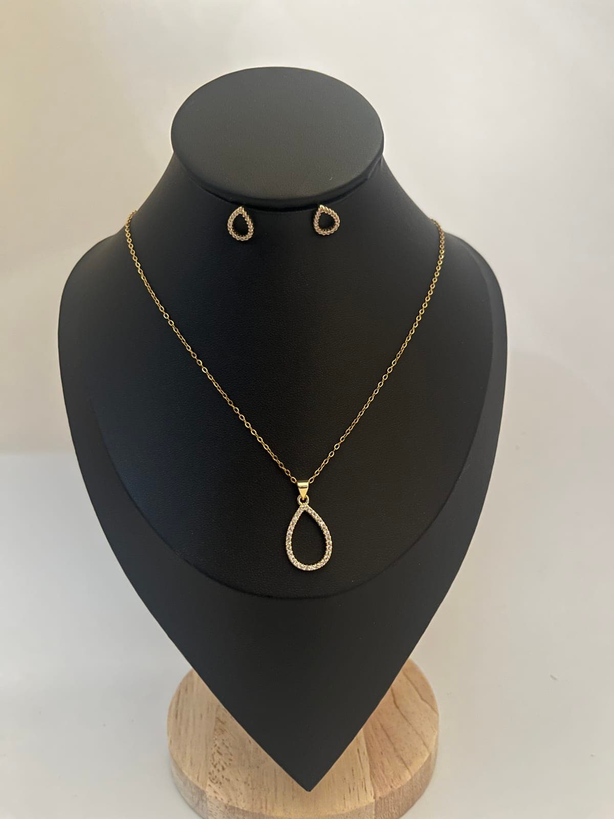 Teardrop Necklace and earrings set