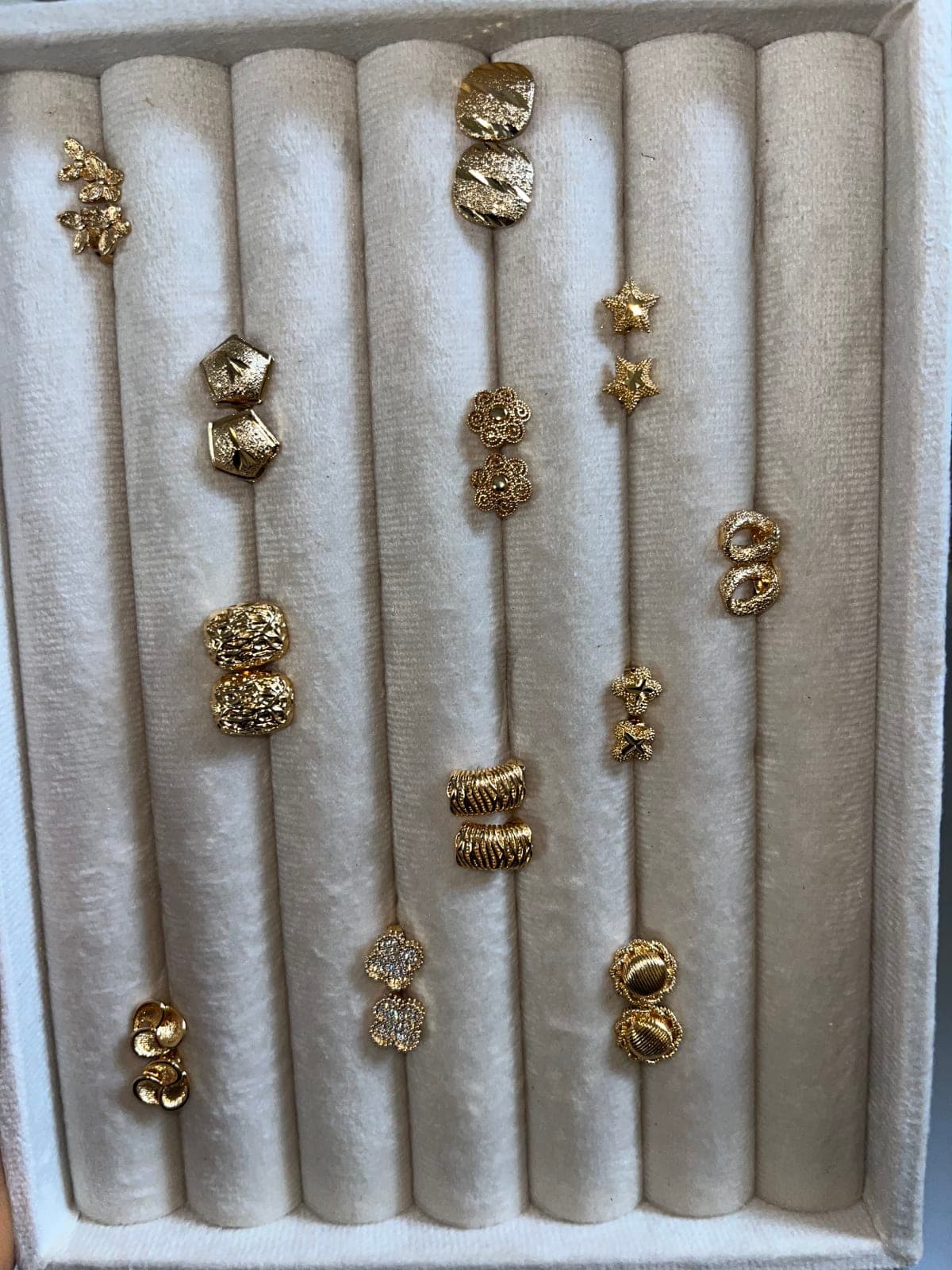 Fashion stud earrings/gold replica