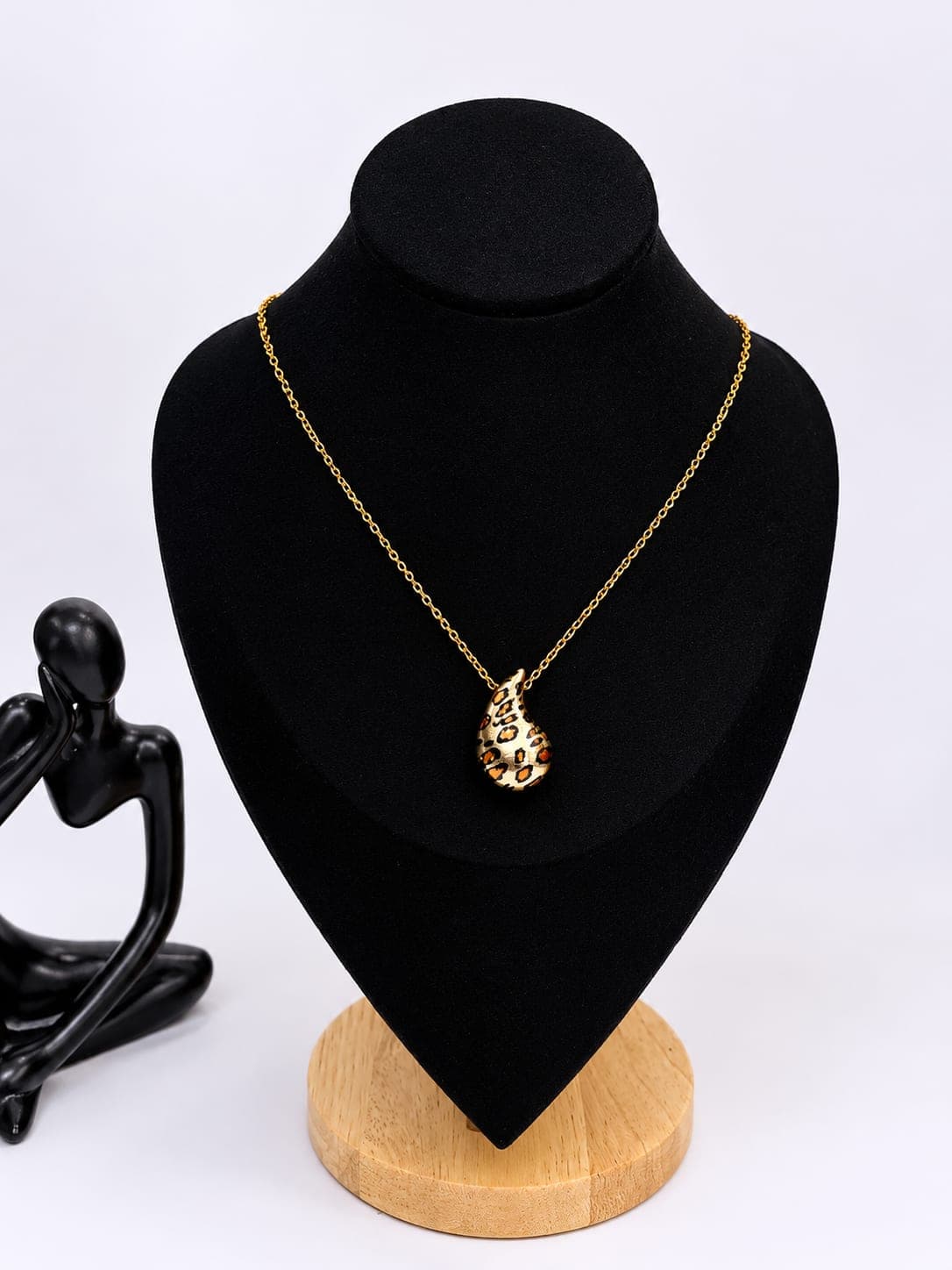 Teardrop strip necklace